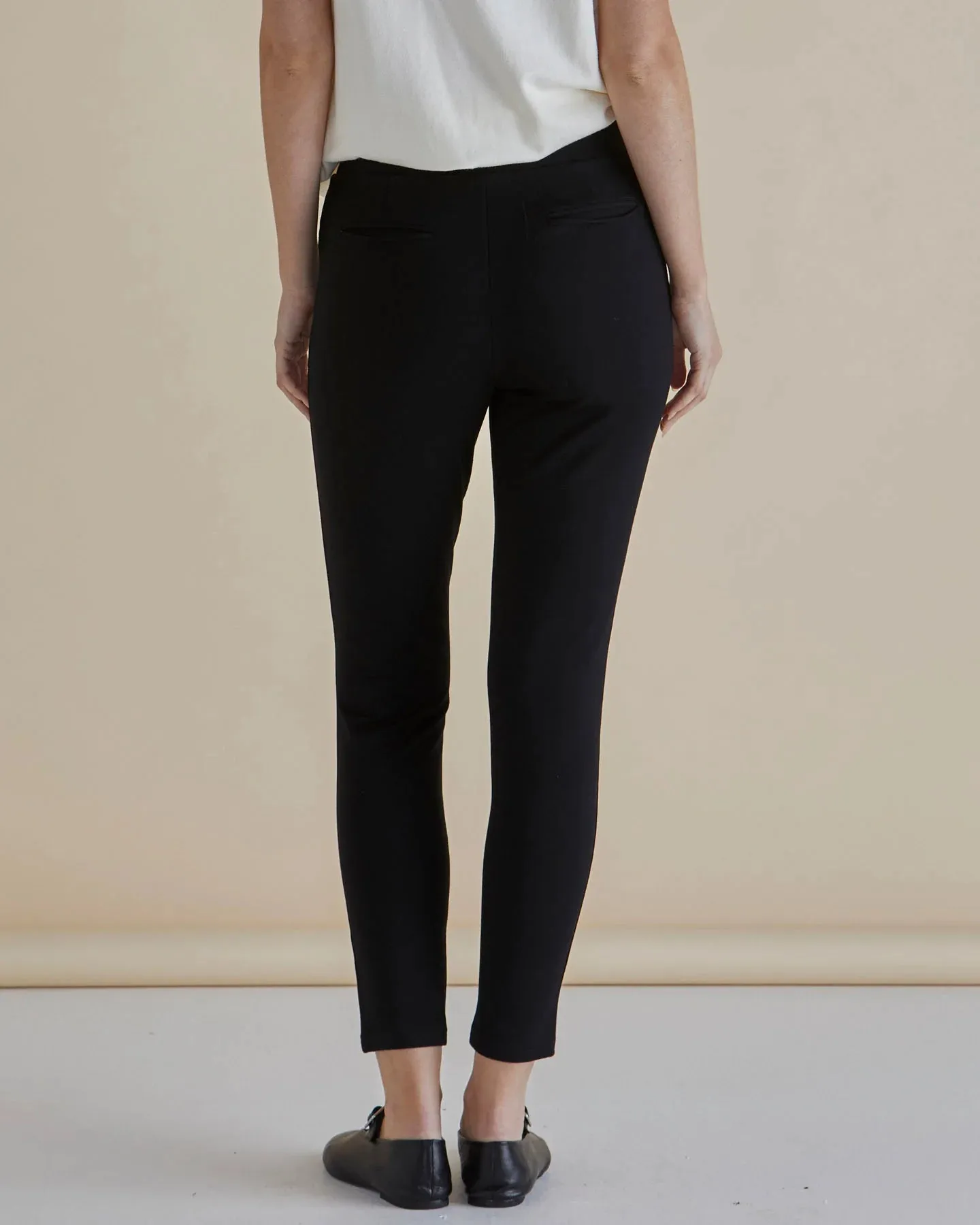 BETTY BASICS GWEN PONTE LEGGING BLACK