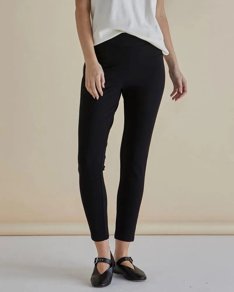 BETTY BASICS GWEN PONTE LEGGING BLACK
