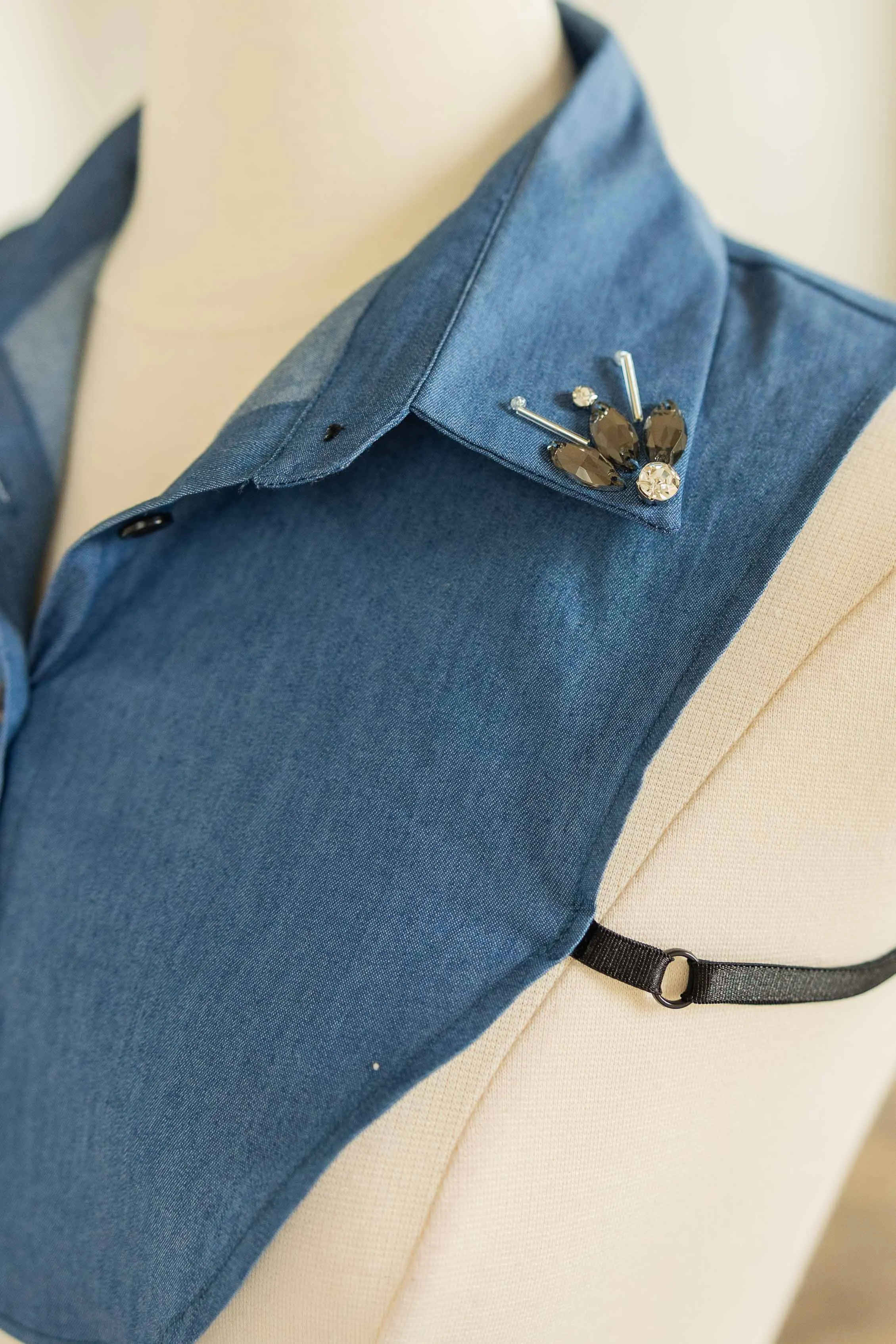 DARK DENIM JEWELED FALSE COLLAR