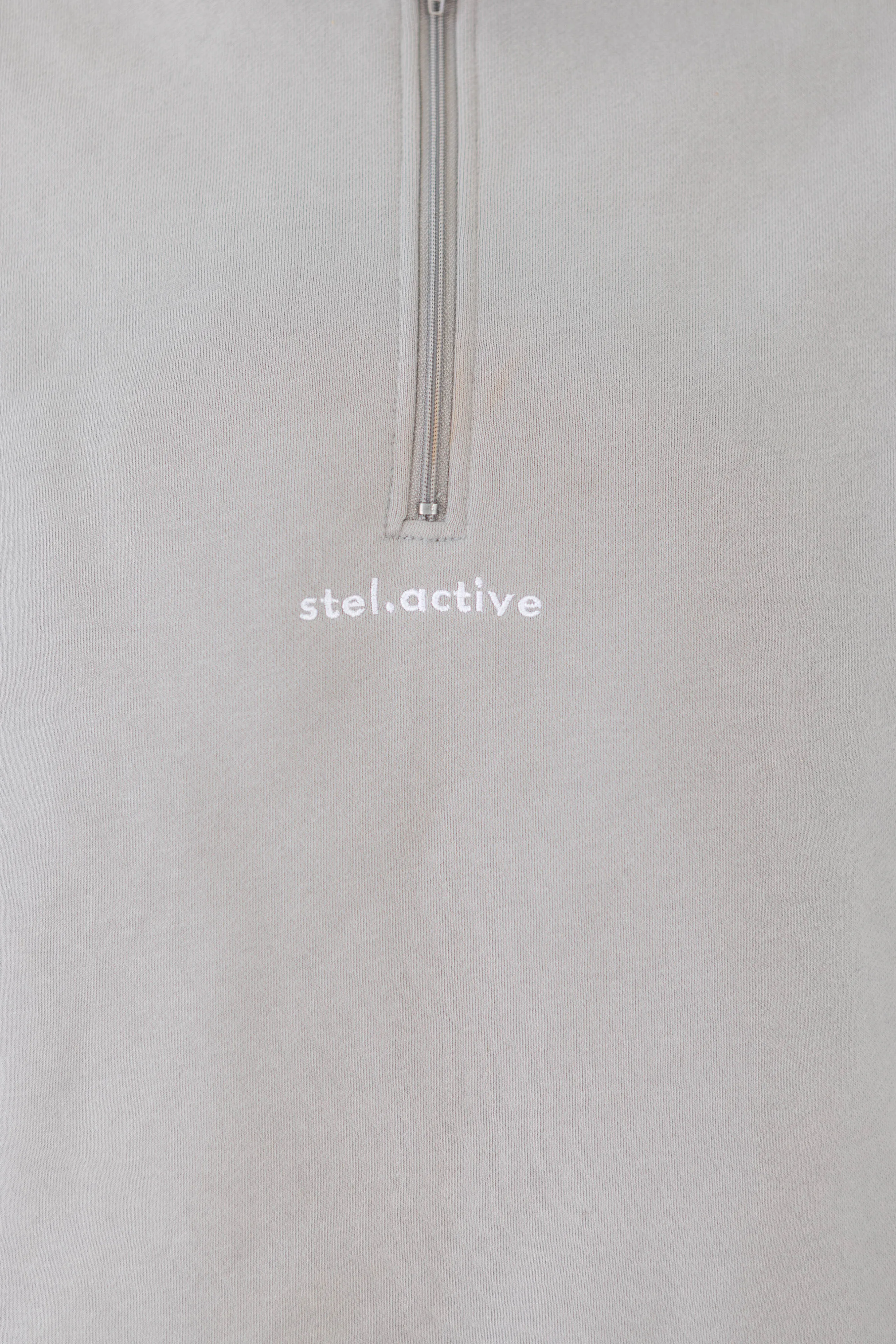 Essential Quarter Zip