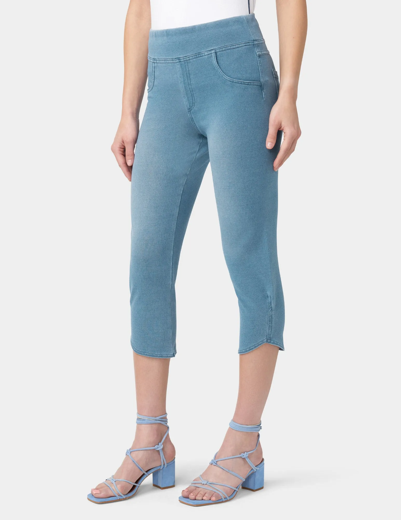 Game Changing Tulip Hem Capri