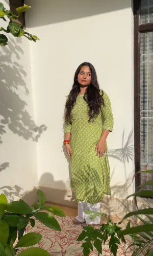 Green bandhej kurta