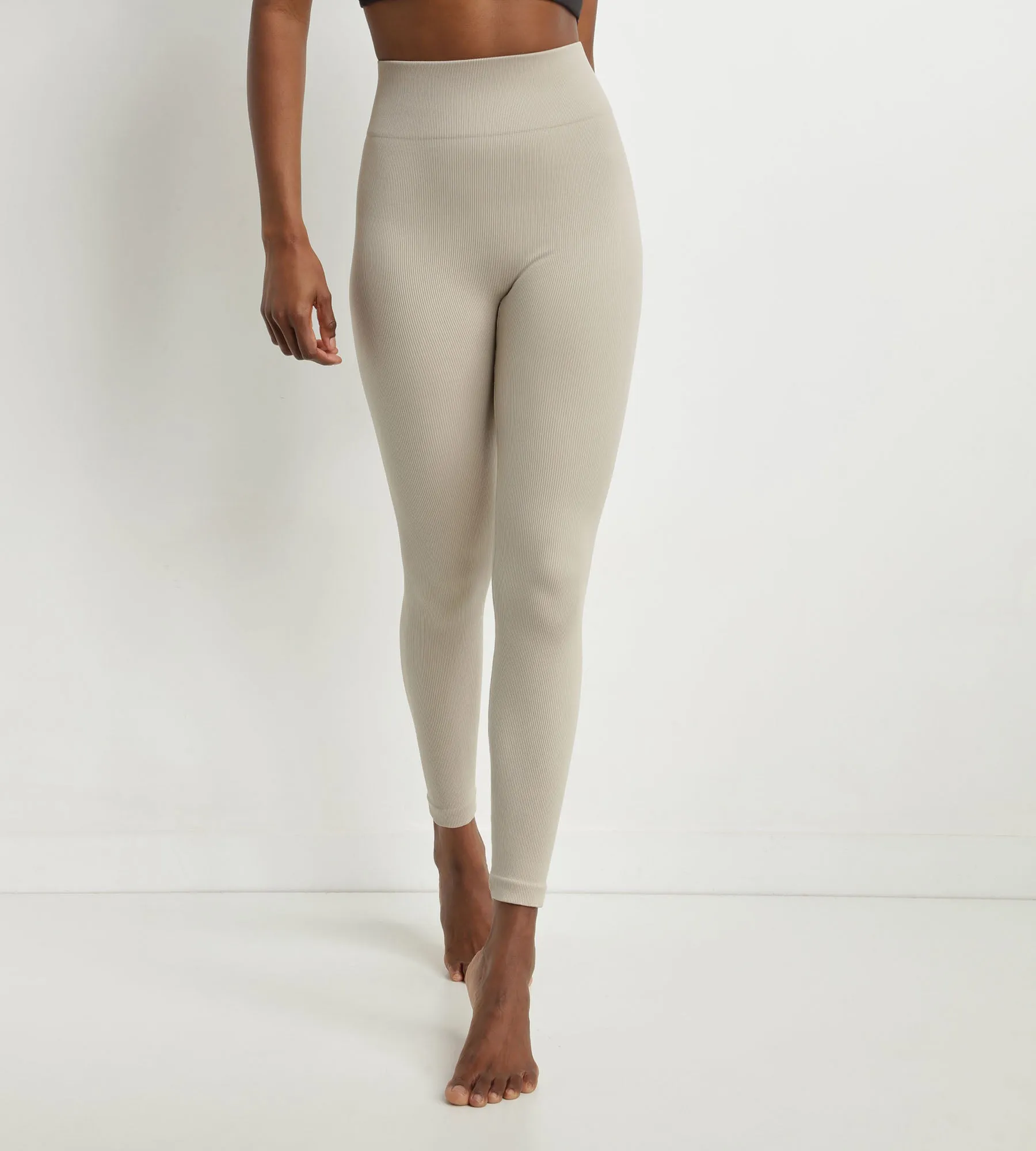 Legging femme Beige en maille côtelée Dim Comfywear