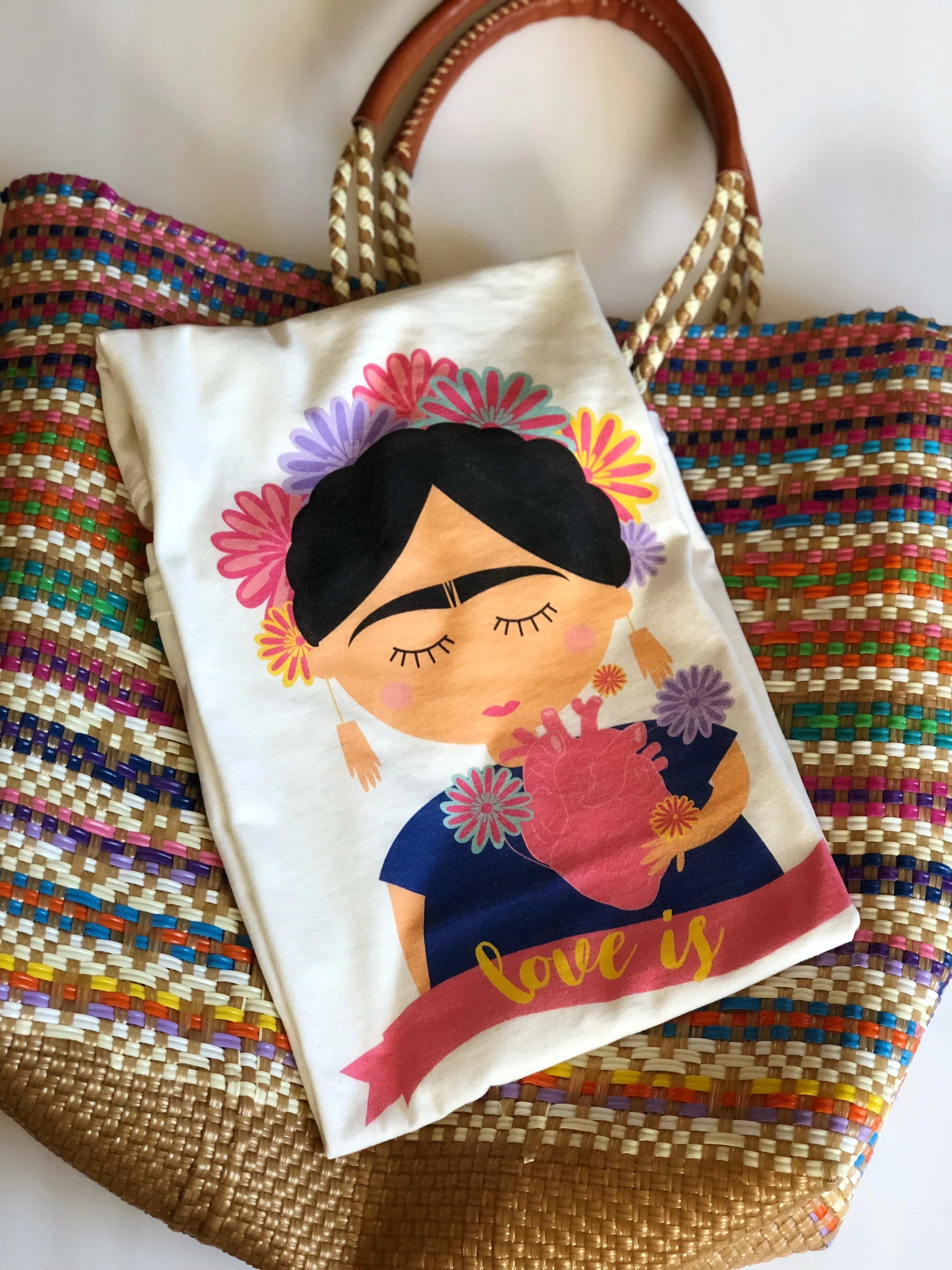 Love Is Tee  (Frida Corazón Rosa)