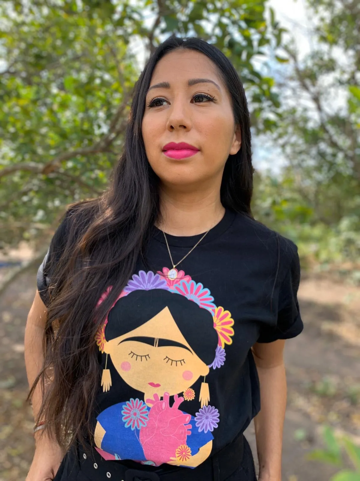 Love Is Tee  (Frida Corazón Rosa)