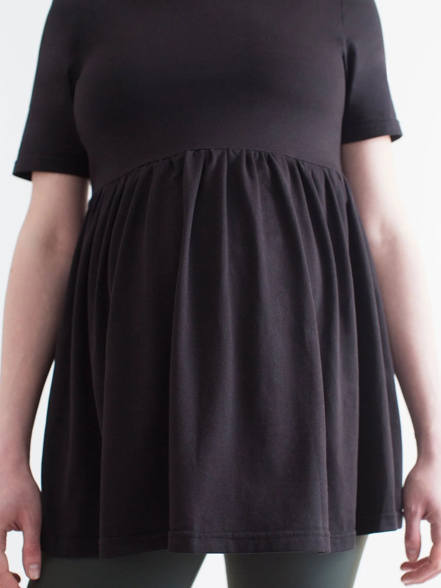 MATERNITY PLEATED SOFT STRETCH TOP, BLACK