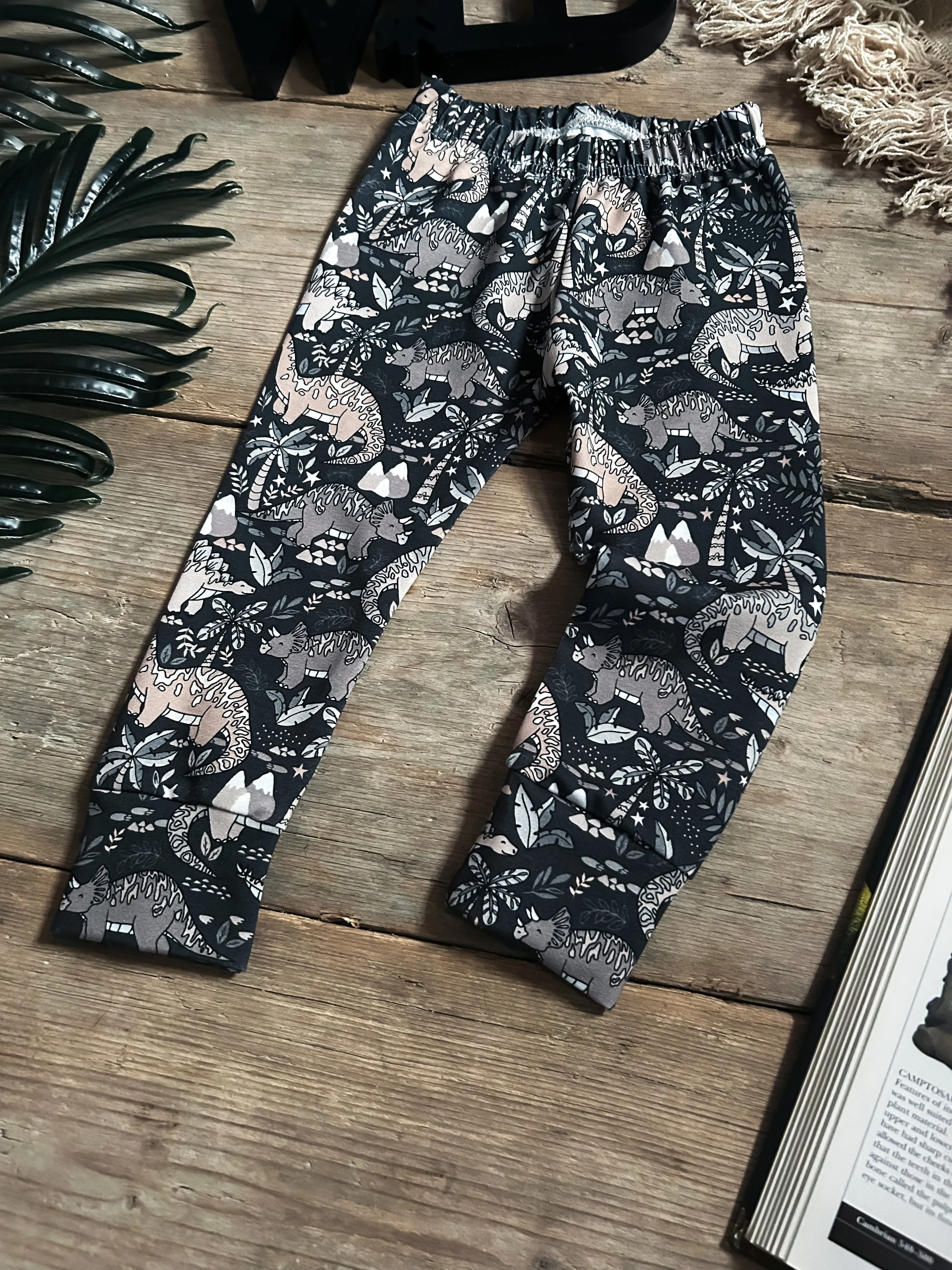 Mono Dino Leggings
