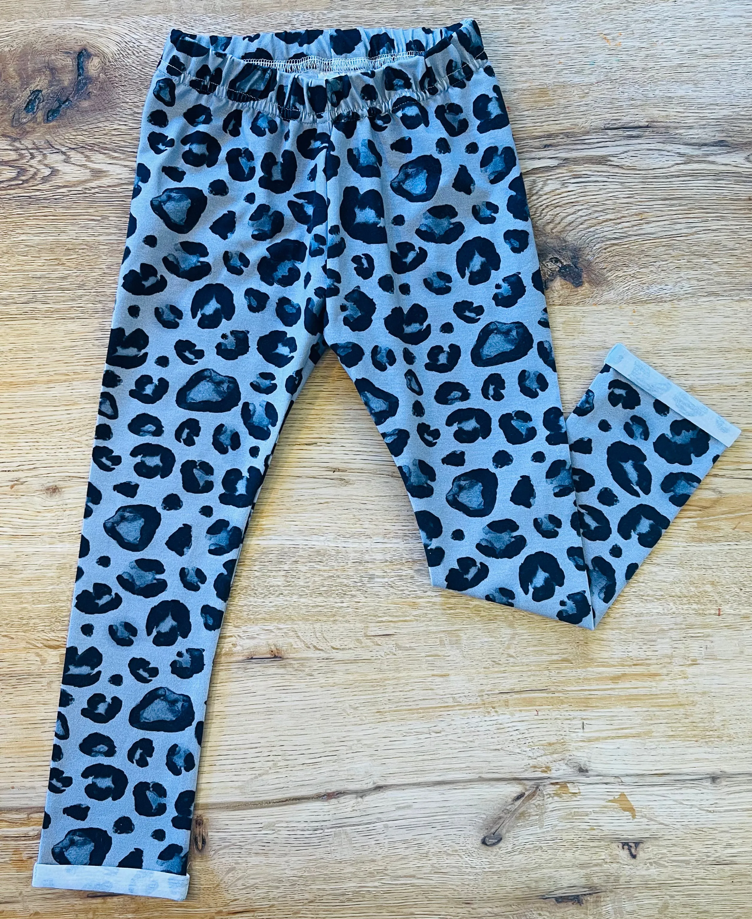 Monochrome Leopard Leggings