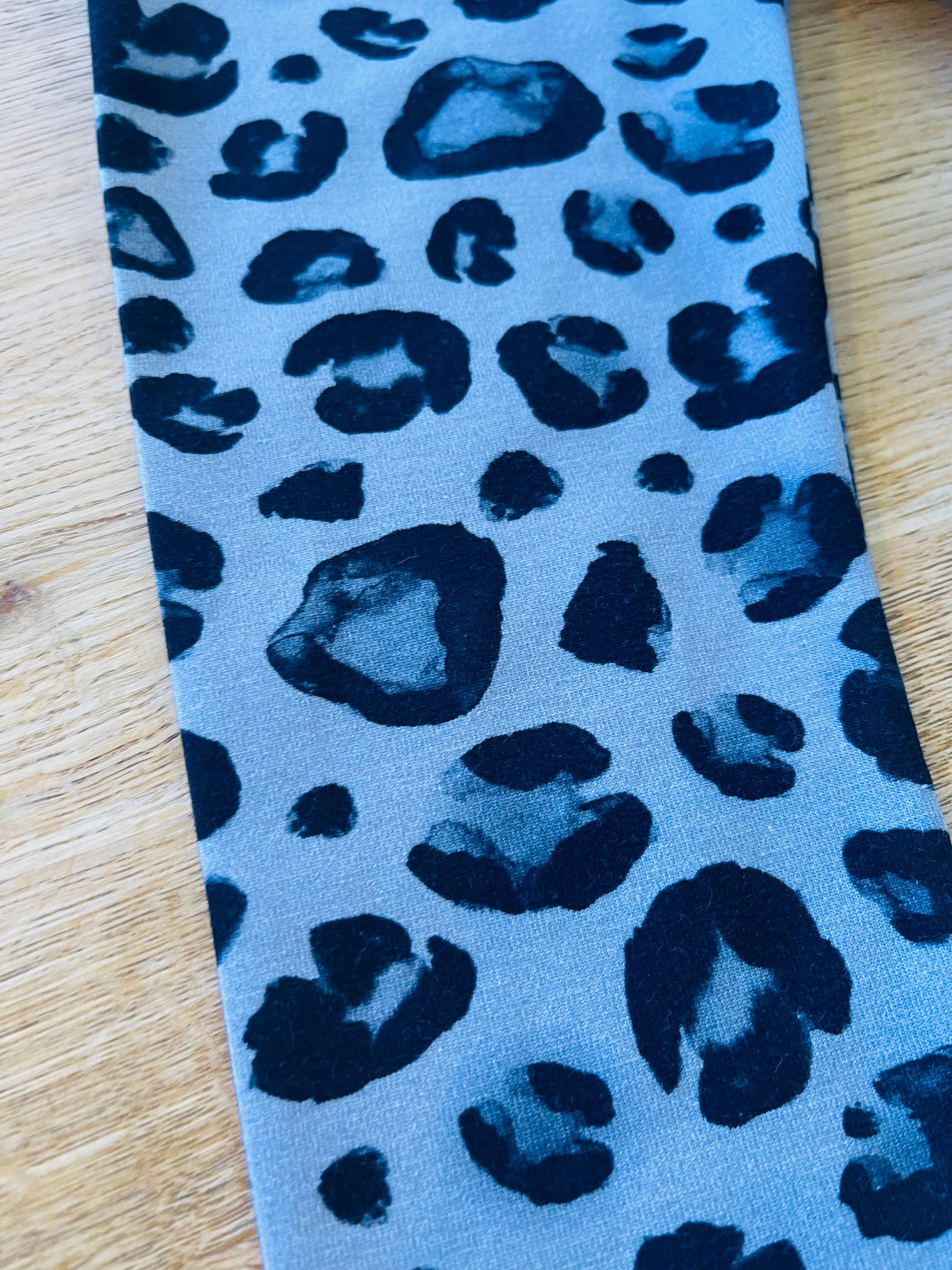 Monochrome Leopard Leggings