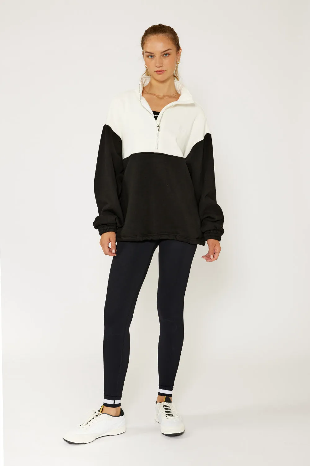 Selena Oversize ½-Zip Pullover: Black N White
